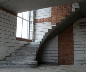 Междуэтажная бетонная лестница 