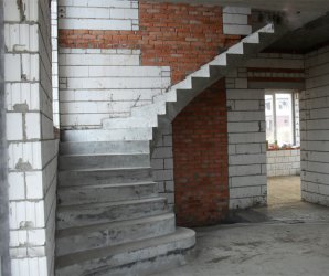 бетонная лестница 121