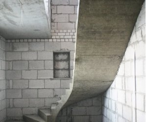 бетонная лестница 131