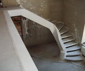 бетонная лестница 136